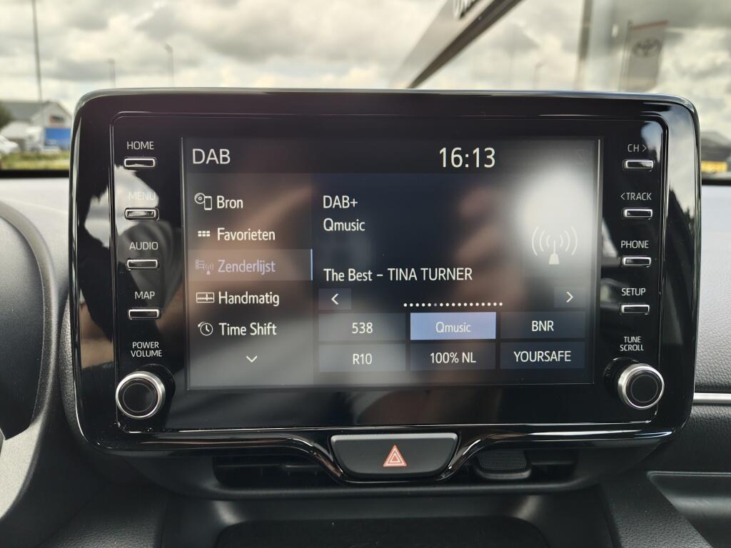 Toyota Yaris 1.5 Hybrid Dynamic | Keyless Entry | Stoel-Stuurverwarming | Android Auto, Apple Carplay | - Image 14