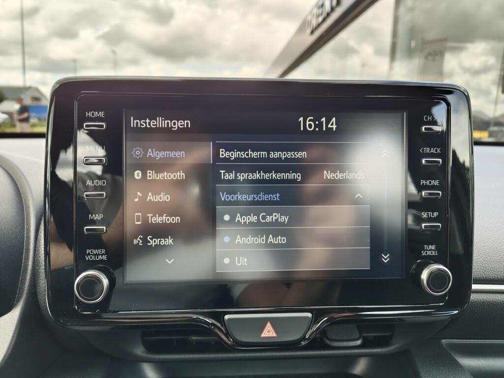 Toyota Yaris 1.5 Hybrid Dynamic | Keyless Entry | Stoel-Stuurverwarming | Android Auto, Apple Carplay | - Image 15