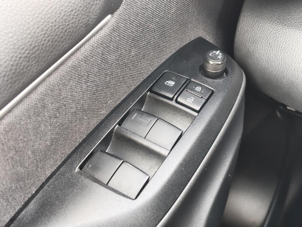Toyota Yaris 1.5 Hybrid Dynamic | Keyless Entry | Stoel-Stuurverwarming | Android Auto, Apple Carplay | - Image 20