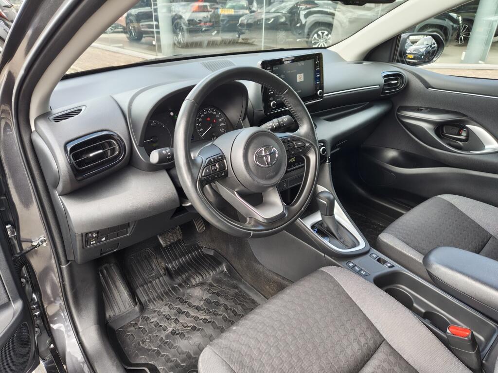 Toyota Yaris 1.5 Hybrid Dynamic | Keyless Entry | Stoel-Stuurverwarming | Android Auto, Apple Carplay | - Image 24