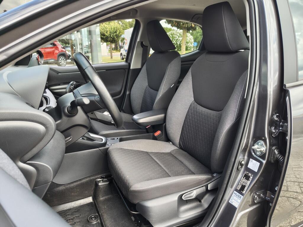 Toyota Yaris 1.5 Hybrid Dynamic | Keyless Entry | Stoel-Stuurverwarming | Android Auto, Apple Carplay | - Image 25