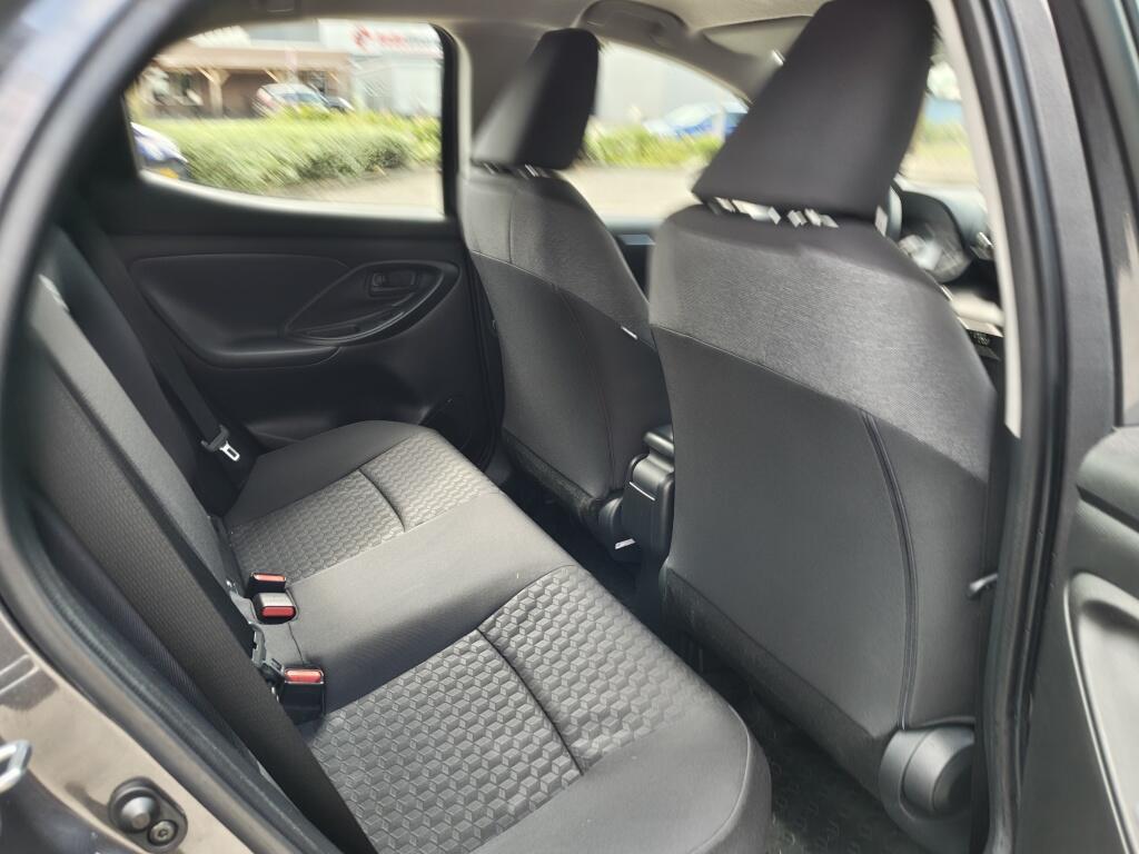 Toyota Yaris 1.5 Hybrid Dynamic | Keyless Entry | Stoel-Stuurverwarming | Android Auto, Apple Carplay | - Image 27