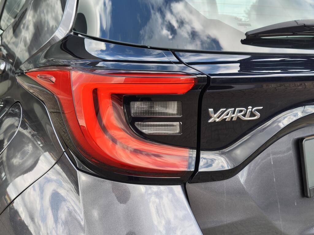 Toyota Yaris 1.5 Hybrid Dynamic | Keyless Entry | Stoel-Stuurverwarming | Android Auto, Apple Carplay | - Image 32