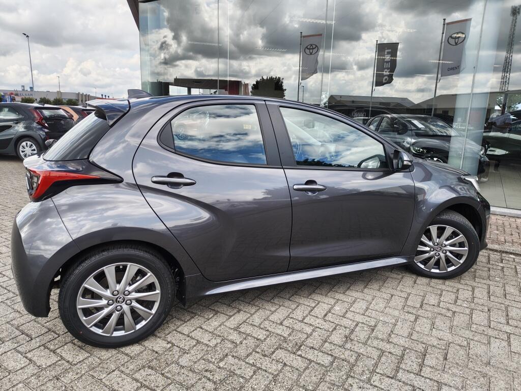 Toyota Yaris 1.5 Hybrid Dynamic | Keyless Entry | Stoel-Stuurverwarming | Android Auto, Apple Carplay | - Image 5