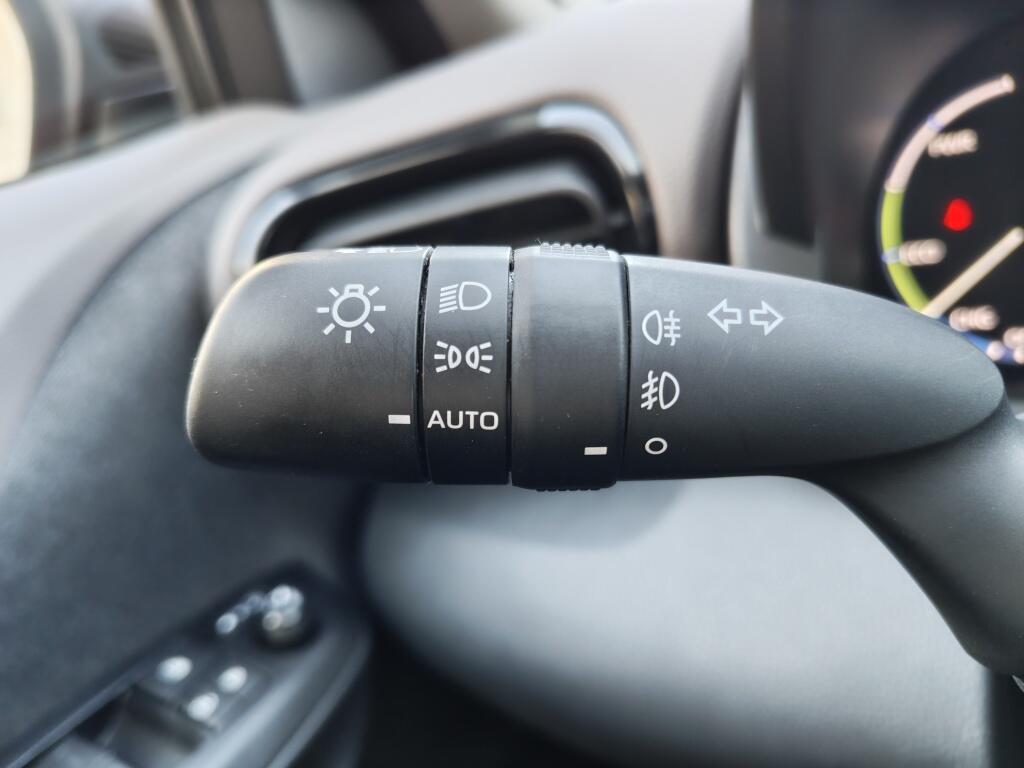 Toyota Yaris Cross 1.5 Hybrid Executive | Pano | HUD | 360 camera | Navi | PDC | Stoelverwar - Image 14