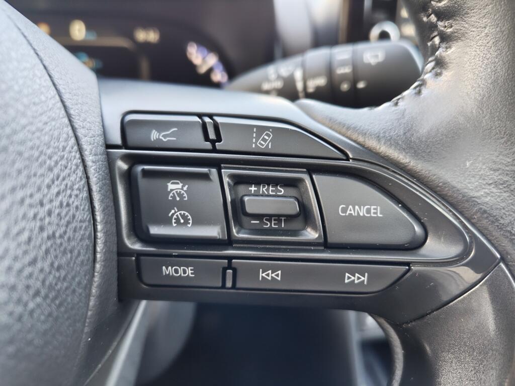 Toyota Yaris Cross 1.5 Hybrid Executive | Pano | HUD | 360 camera | Navi | PDC | Stoelverwar - Image 17