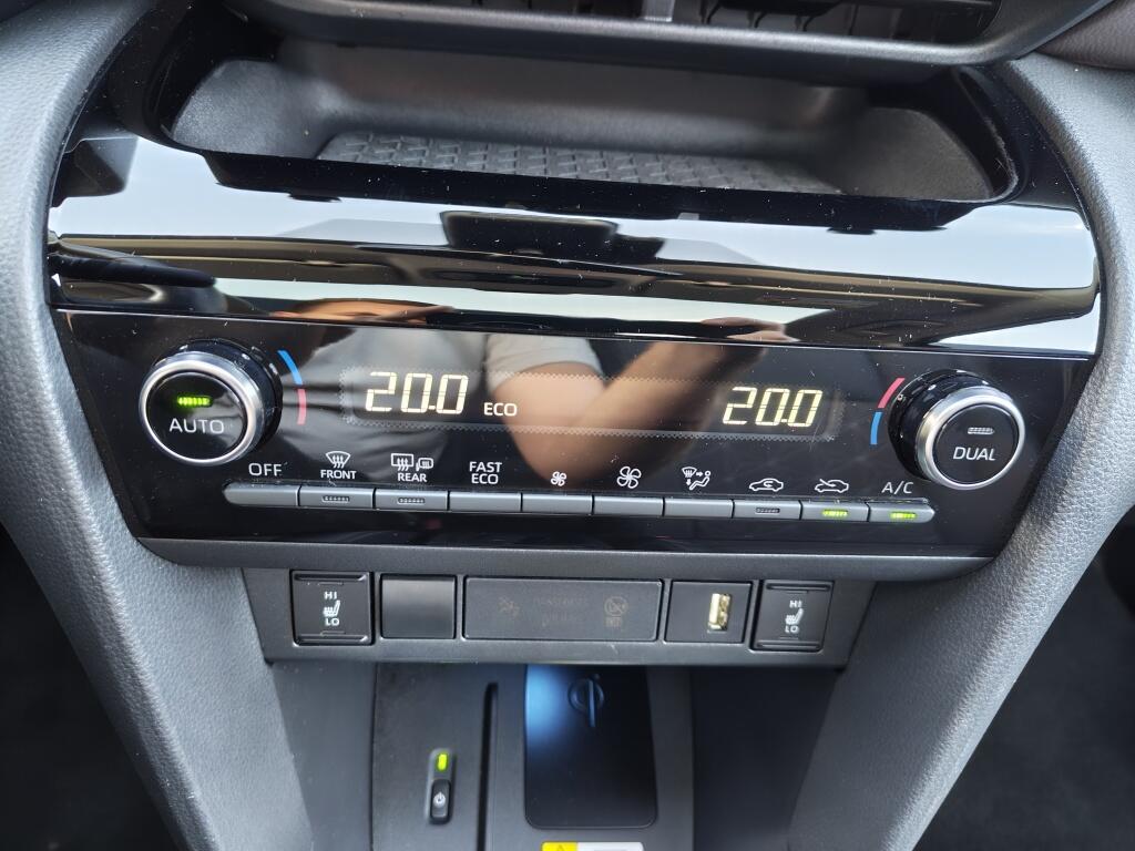 Toyota Yaris Cross 1.5 Hybrid Executive | Pano | HUD | 360 camera | Navi | PDC | Stoelverwar - Image 24