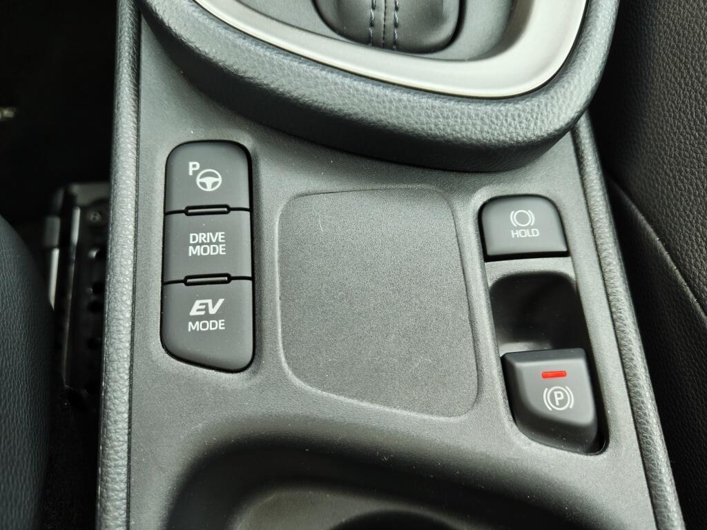 Toyota Yaris Cross 1.5 Hybrid Executive | Pano | HUD | 360 camera | Navi | PDC | Stoelverwar - Image 27
