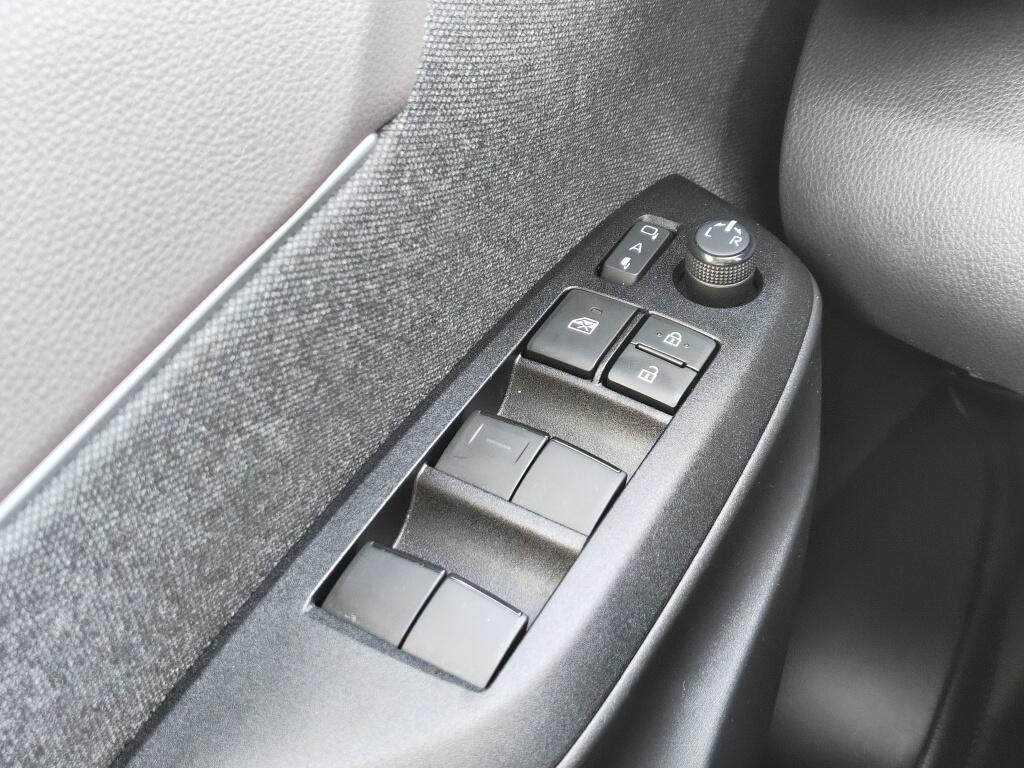 Toyota Yaris Cross 1.5 Hybrid Executive | Pano | HUD | 360 camera | Navi | PDC | Stoelverwar - Image 28