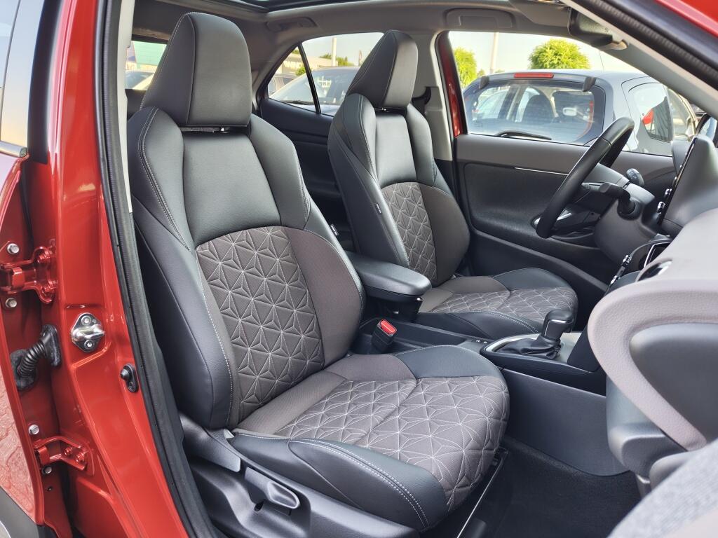 Toyota Yaris Cross 1.5 Hybrid Executive | Pano | HUD | 360 camera | Navi | PDC | Stoelverwar - Image 34