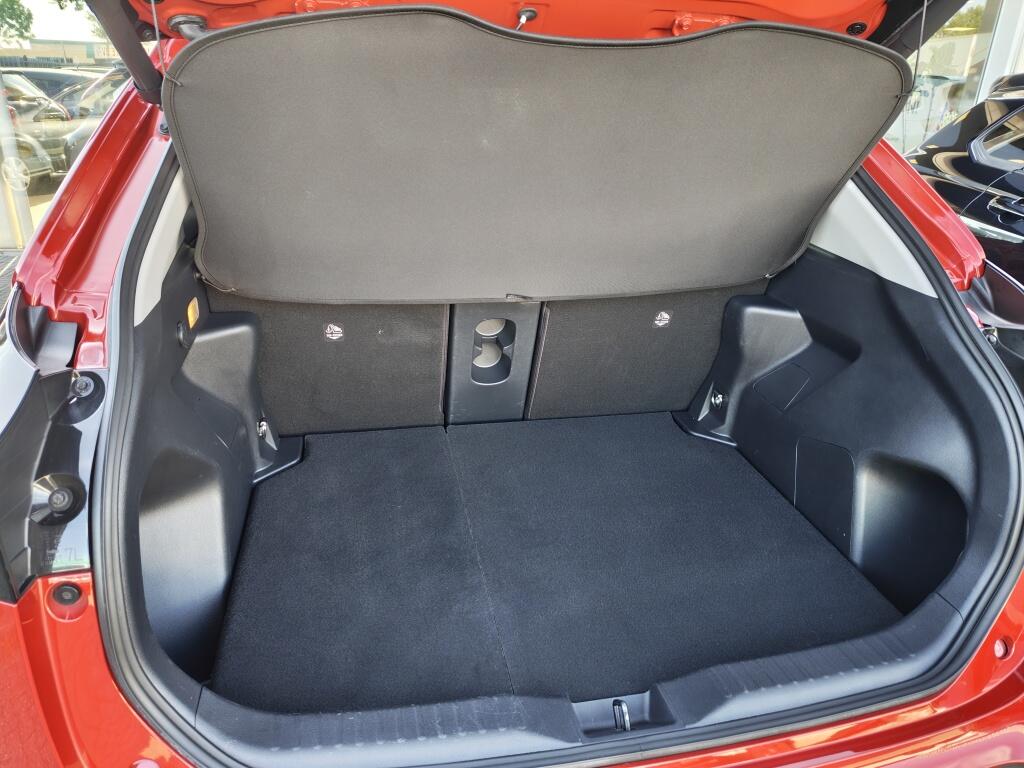 Toyota Yaris Cross 1.5 Hybrid Executive | Pano | HUD | 360 camera | Navi | PDC | Stoelverwar - Image 37