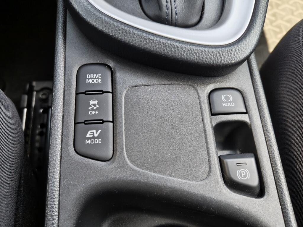 Toyota Yaris Cross 1.5 Hybrid Dynamic | Trekhaak | Sensoren v/a | HUD | El. Achterklep | BSM - Image 23