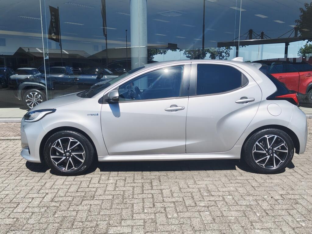 Toyota Yaris 1.5 Hybrid Dynamic | Adaptieve Cruise Control | Achteruitrijcamera | Android Auto, Apple Carplay | - Image 3
