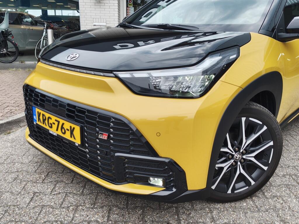 Toyota Aygo X Hybrid 115 GR Sport | Sensoren v/a | Stoelverwarming | El. Inklap. Spiegels | - Image 2