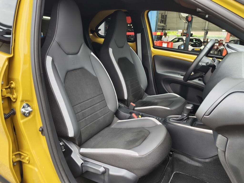 Toyota Aygo X Hybrid 115 GR Sport | Sensoren v/a | Stoelverwarming | El. Inklap. Spiegels | - Image 28