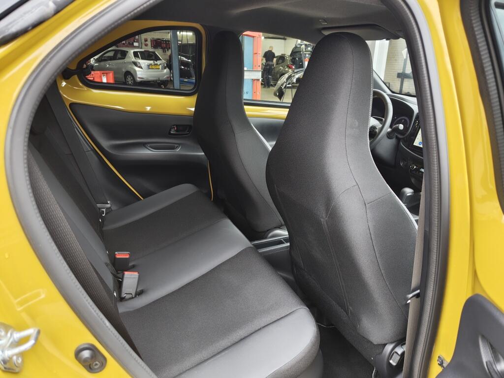 Toyota Aygo X Hybrid 115 GR Sport | Sensoren v/a | Stoelverwarming | El. Inklap. Spiegels | - Image 29