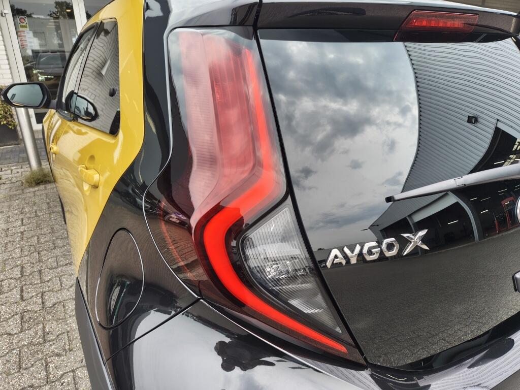Toyota Aygo X Hybrid 115 GR Sport | Sensoren v/a | Stoelverwarming | El. Inklap. Spiegels | - Image 34