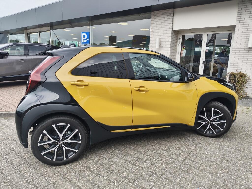 Toyota Aygo X Hybrid 115 GR Sport | Sensoren v/a | Stoelverwarming | El. Inklap. Spiegels | - Image 5