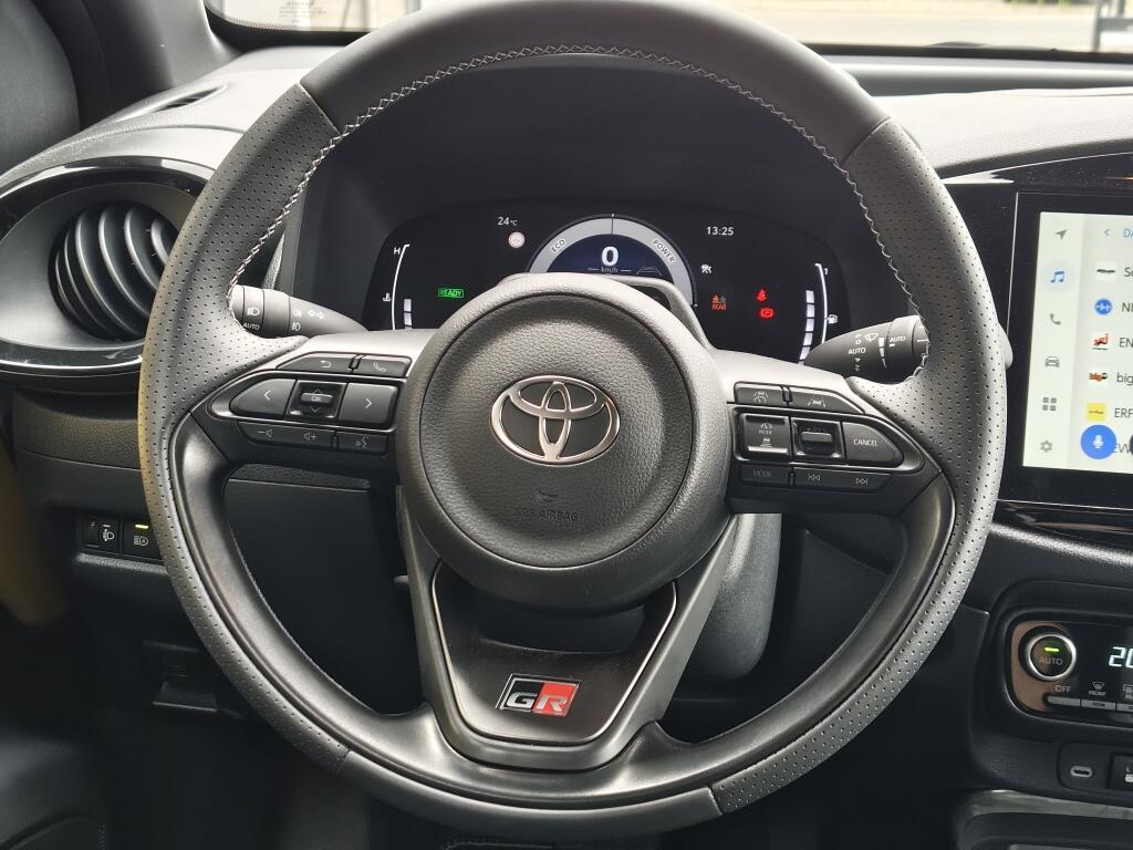 Toyota Aygo X Hybrid 115 GR Sport | Sensoren v/a | Stoelverwarming | El. Inklap. Spiegels | - Image 9