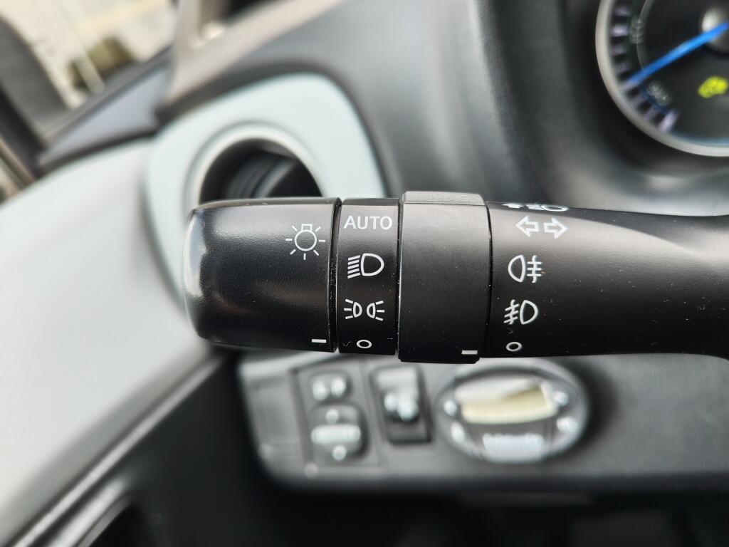 Toyota Yaris 1.5 Hybrid Dynamic | Goed Onderhouden | Navi | Cruise Control | - Image 11