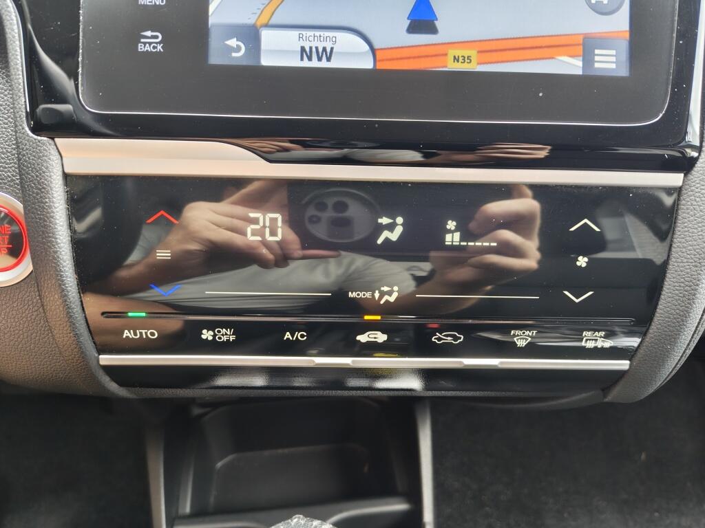 Honda Jazz 1.3 i-VTEC Elegance | Cruise Control | DAB | Navi | Stoelverwarming - Image 19