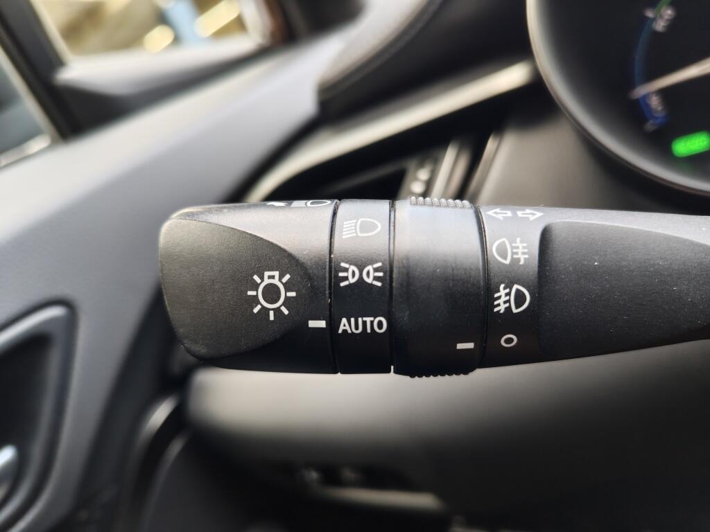 Toyota C-HR 1.8 Hybrid Dynamic | Trekhaak Afneembar | Adaptieve Cruise Control | - Image 12