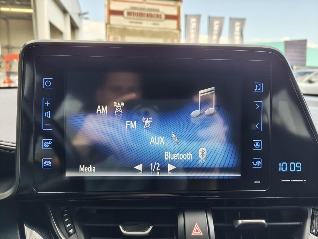Toyota C-HR 1.8 Hybrid Dynamic | Trekhaak Afneembar | Adaptieve Cruise Control | - Image 17