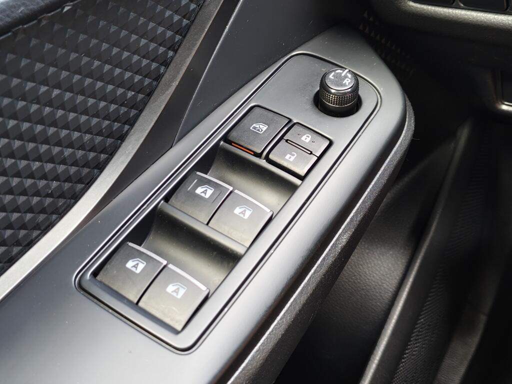 Toyota C-HR 1.8 Hybrid Dynamic | Trekhaak Afneembar | Adaptieve Cruise Control | - Image 24