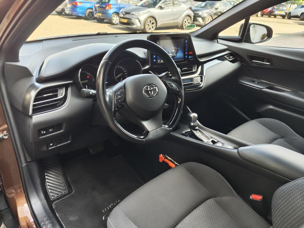 Toyota C-HR 1.8 Hybrid Dynamic | Trekhaak Afneembar | Adaptieve Cruise Control | - Image 27
