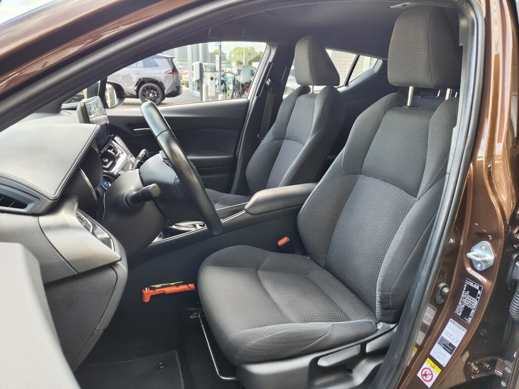 Toyota C-HR 1.8 Hybrid Dynamic | Trekhaak Afneembar | Adaptieve Cruise Control | - Image 28