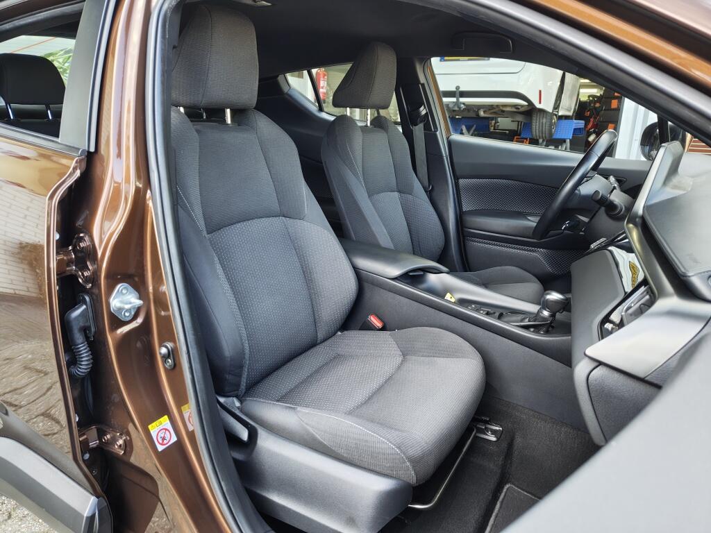 Toyota C-HR 1.8 Hybrid Dynamic | Trekhaak Afneembar | Adaptieve Cruise Control | - Image 29
