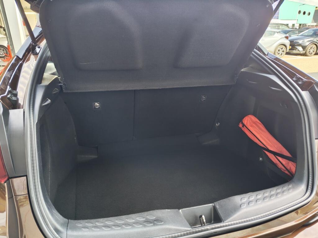 Toyota C-HR 1.8 Hybrid Dynamic | Trekhaak Afneembar | Adaptieve Cruise Control | - Image 32