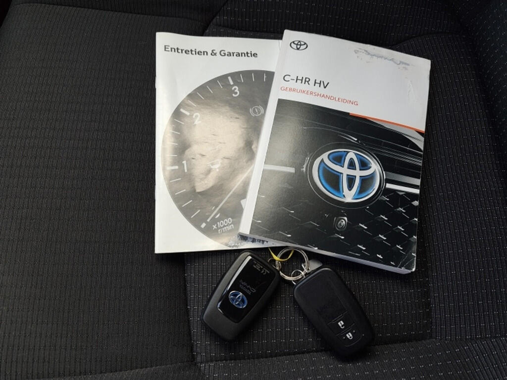 Toyota C-HR 1.8 Hybrid Dynamic | Trekhaak Afneembar | Adaptieve Cruise Control | - Image 39