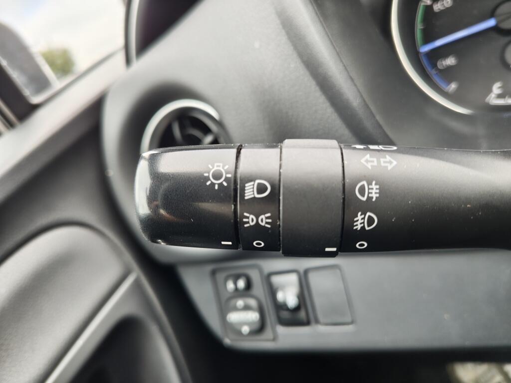 Toyota Yaris 1.5 Hybrid Y20 | Stoelverwarming | Achteruitrijcamera | - Image 14