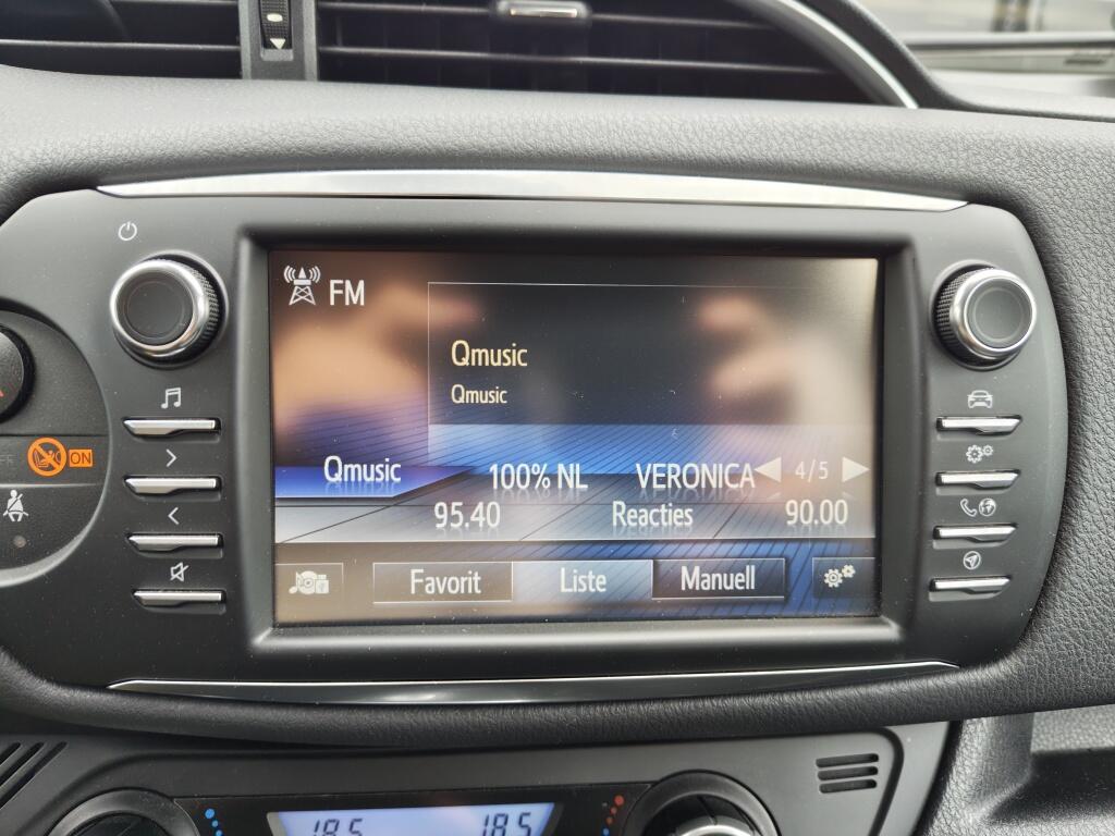 Toyota Yaris 1.5 Hybrid Y20 | Stoelverwarming | Achteruitrijcamera | - Image 16