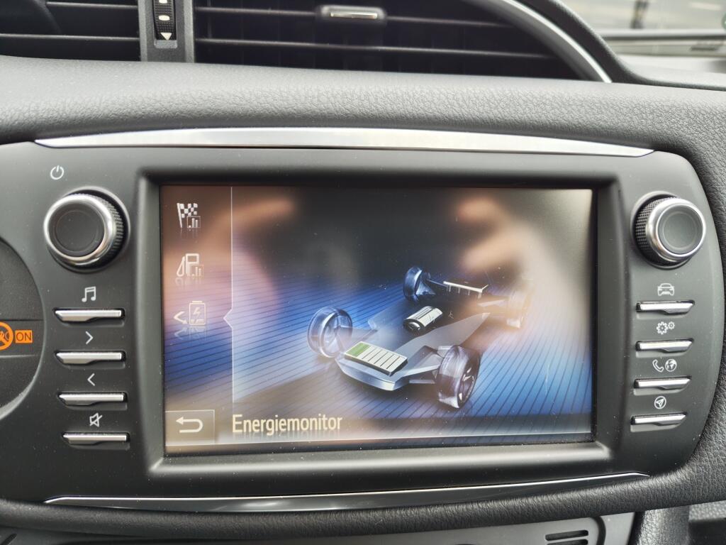Toyota Yaris 1.5 Hybrid Y20 | Stoelverwarming | Achteruitrijcamera | - Image 17
