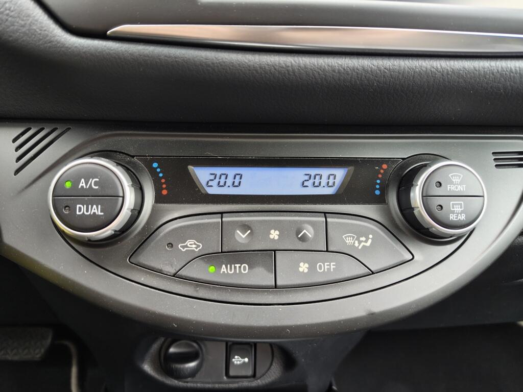 Toyota Yaris 1.5 Hybrid Y20 | Stoelverwarming | Achteruitrijcamera | - Image 19