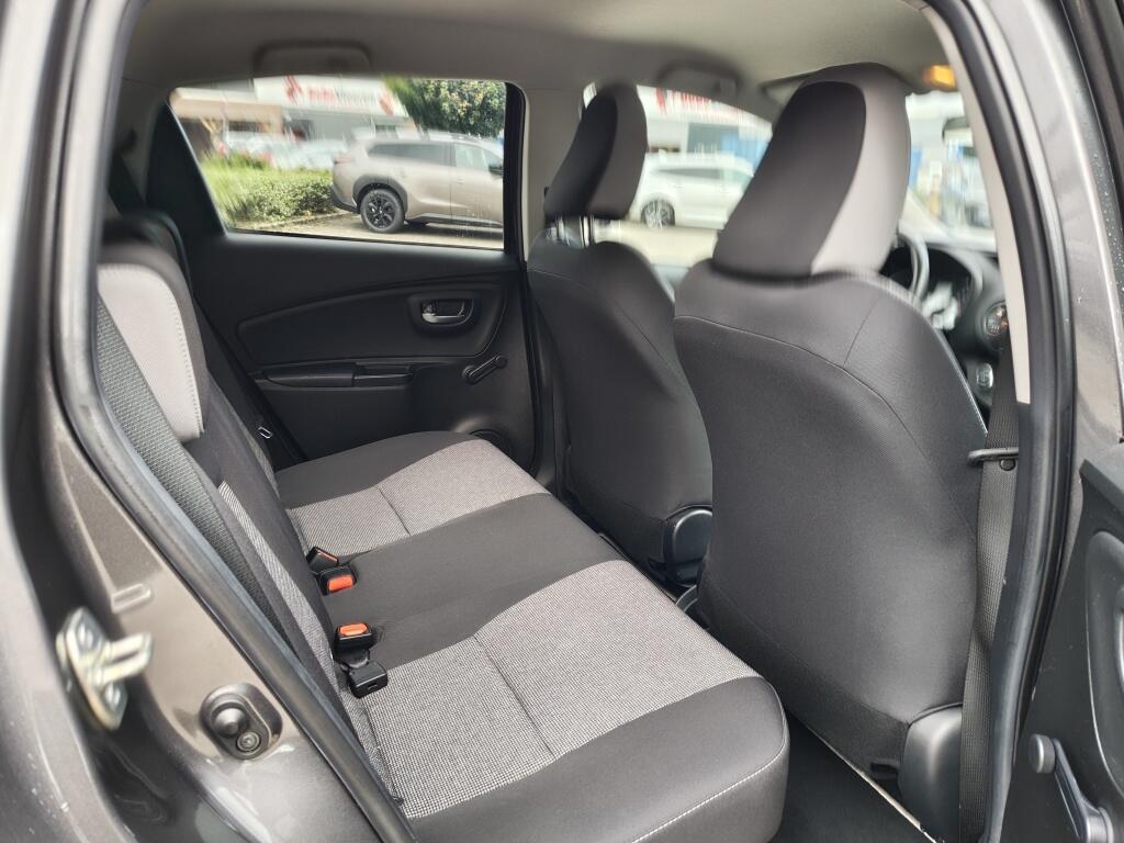 Toyota Yaris 1.5 Hybrid Y20 | Stoelverwarming | Achteruitrijcamera | - Image 29