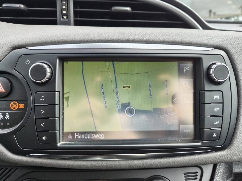 Toyota Yaris 1.5 Hybrid Trend | Leder | Navi | Cruise Control | Goed Onderhouden - Image 15