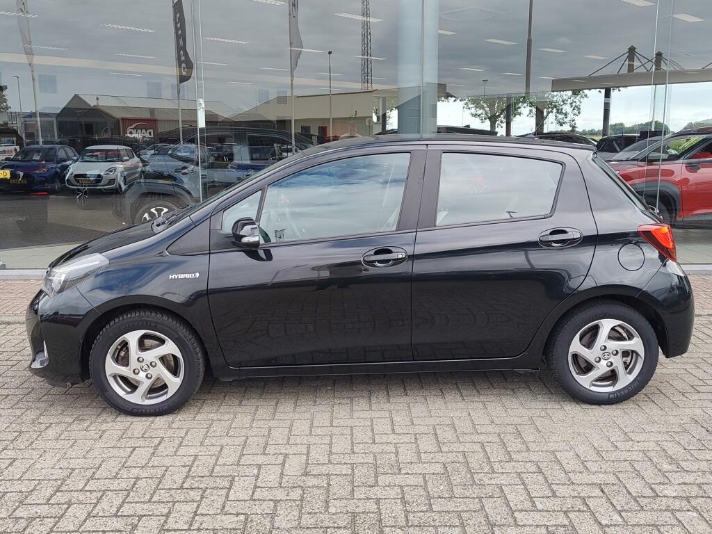 Toyota Yaris 1.5 Hybrid Trend | Leder | Navi | Cruise Control | Goed Onderhouden - Image 3