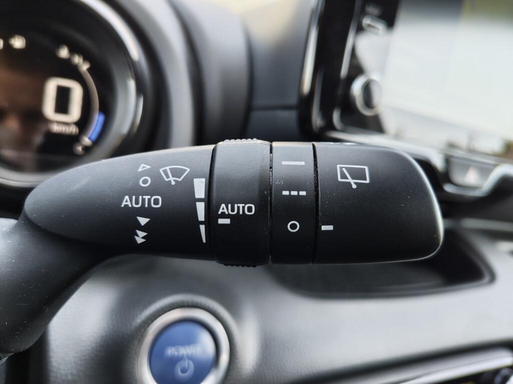 Toyota Yaris 1.5 Hybrid Executive | HUD | JBL | Navi | Sensoren v/a | Blind Spot |Stoelverwarming | - Image 13