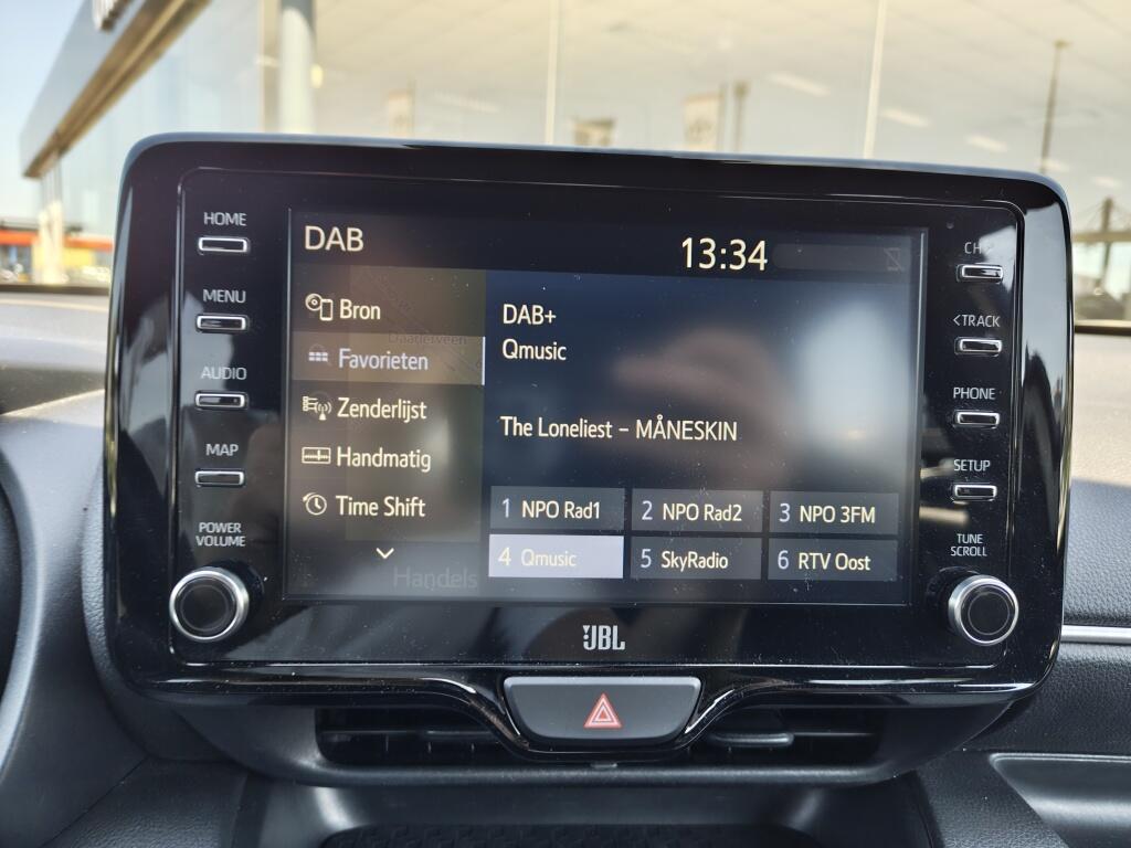 Toyota Yaris 1.5 Hybrid Executive | HUD | JBL | Navi | Sensoren v/a | Blind Spot |Stoelverwarming | - Image 16