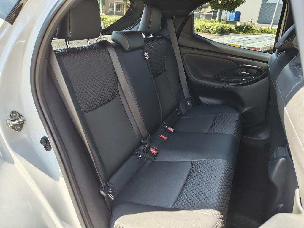 Toyota Yaris 1.5 Hybrid Executive | HUD | JBL | Navi | Sensoren v/a | Blind Spot |Stoelverwarming | - Image 33
