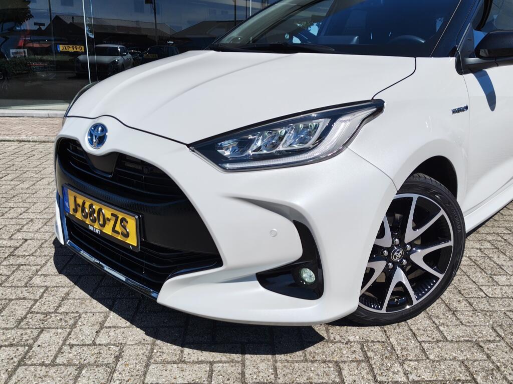 Toyota Yaris 1.5 Hybrid Executive | HUD | JBL | Navi | Sensoren v/a | Blind Spot |Stoelverwarming | - Image 2