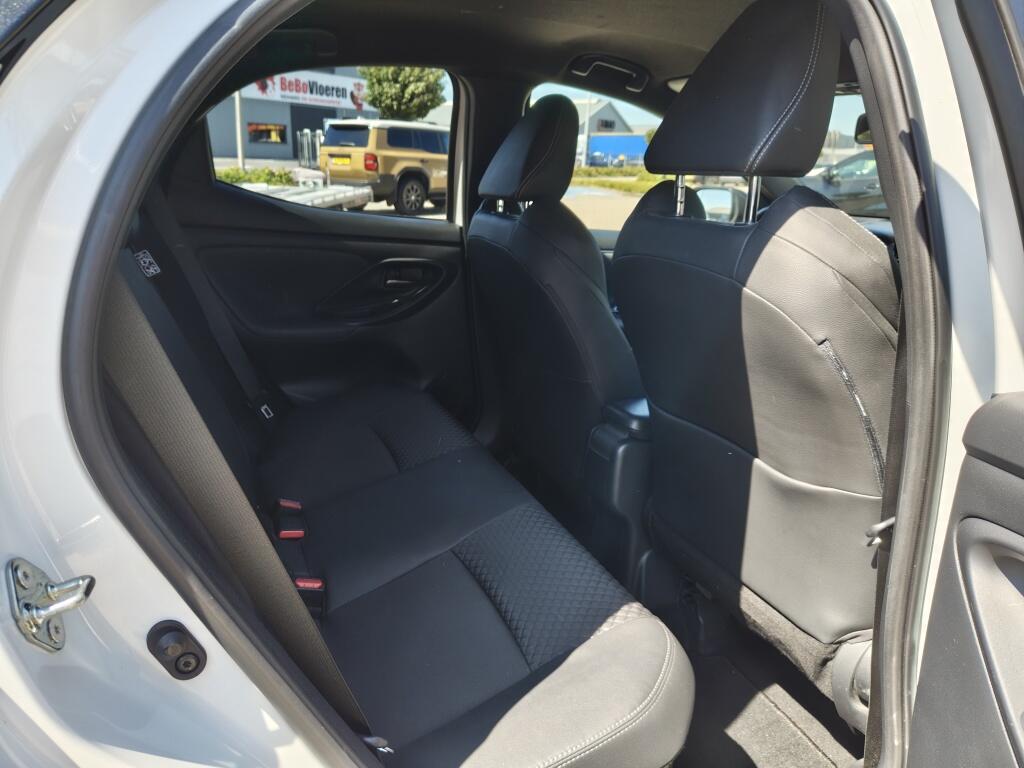 Toyota Yaris 1.5 Hybrid Executive | HUD | JBL | Navi | Sensoren v/a | Blind Spot |Stoelverwarming | - Image 32