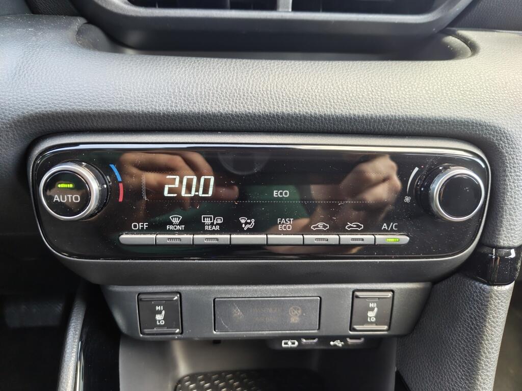 Toyota Yaris 1.5 Hybrid 115 Dynamic | Sensoren v/a | Stuur & Stoelverwarming - Image 19