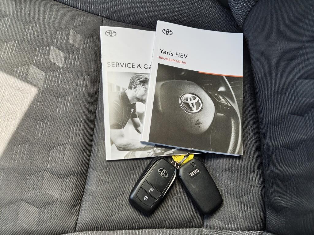 Toyota Yaris 1.5 Hybrid 115 Dynamic | Sensoren v/a | Stuur & Stoelverwarming - Image 41