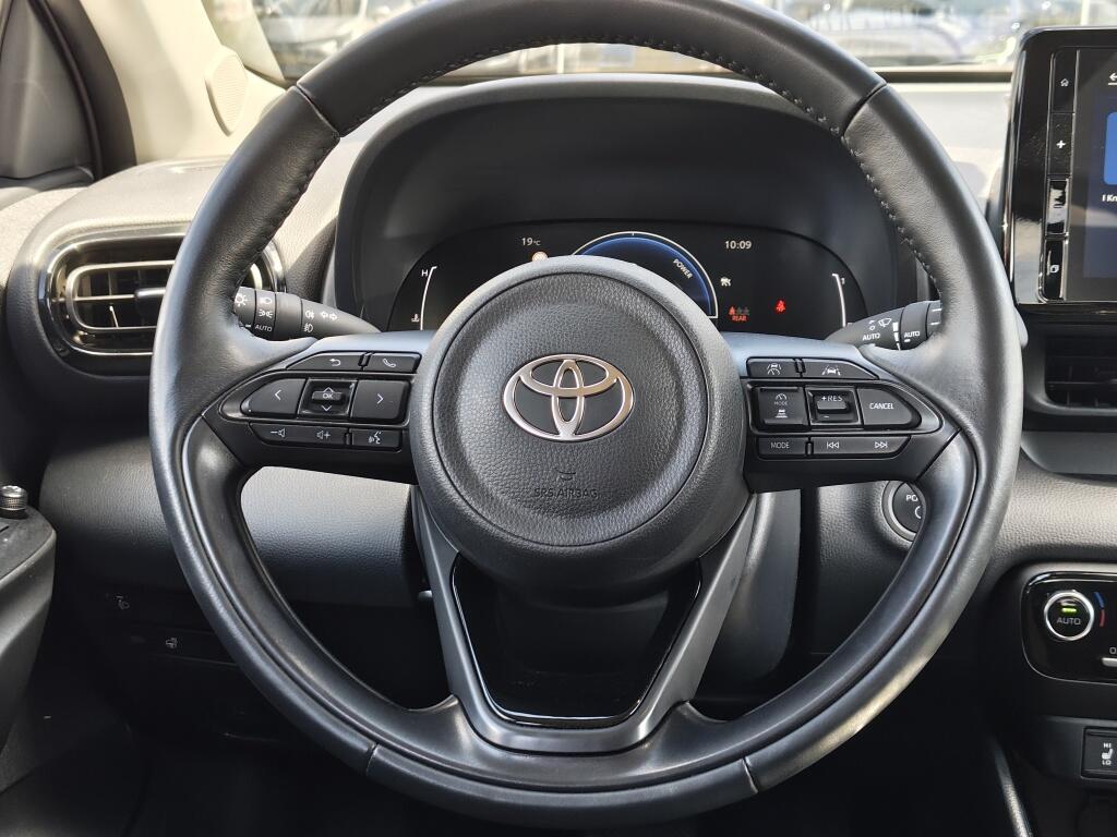 Toyota Yaris 1.5 Hybrid 115 Dynamic | Sensoren v/a | Stuur & Stoelverwarming - Image 9