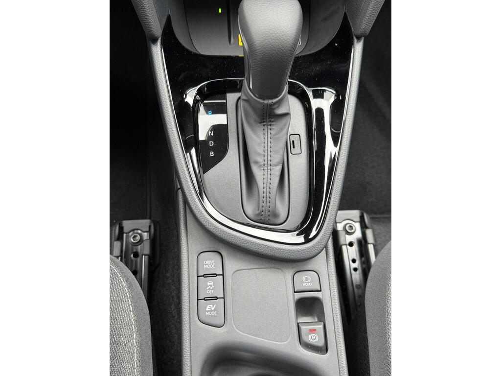 Toyota Yaris Cross 1.5 Hybrid 130 Dynamic | Comfort Pack | Sensoren v/a | Stoelverw - Image 21