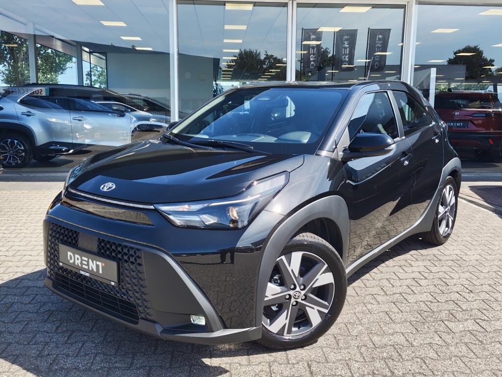 Toyota Aygo X Hybrid 115 Play | Lichtmetaal | Stoelverwarming | Draadloze Telefoonlader - Image 1